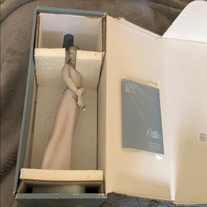 Lladró The Lady of The Rose (Pink) - Retired Doll!